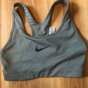 gray nike sports bra